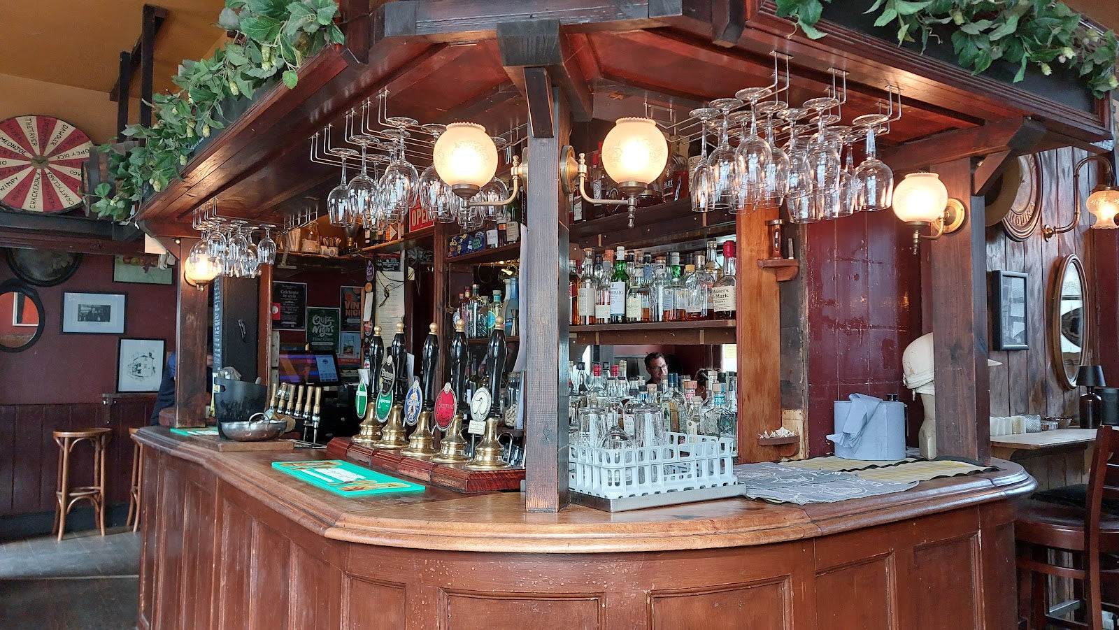 Bar at The Hour Glass Inn