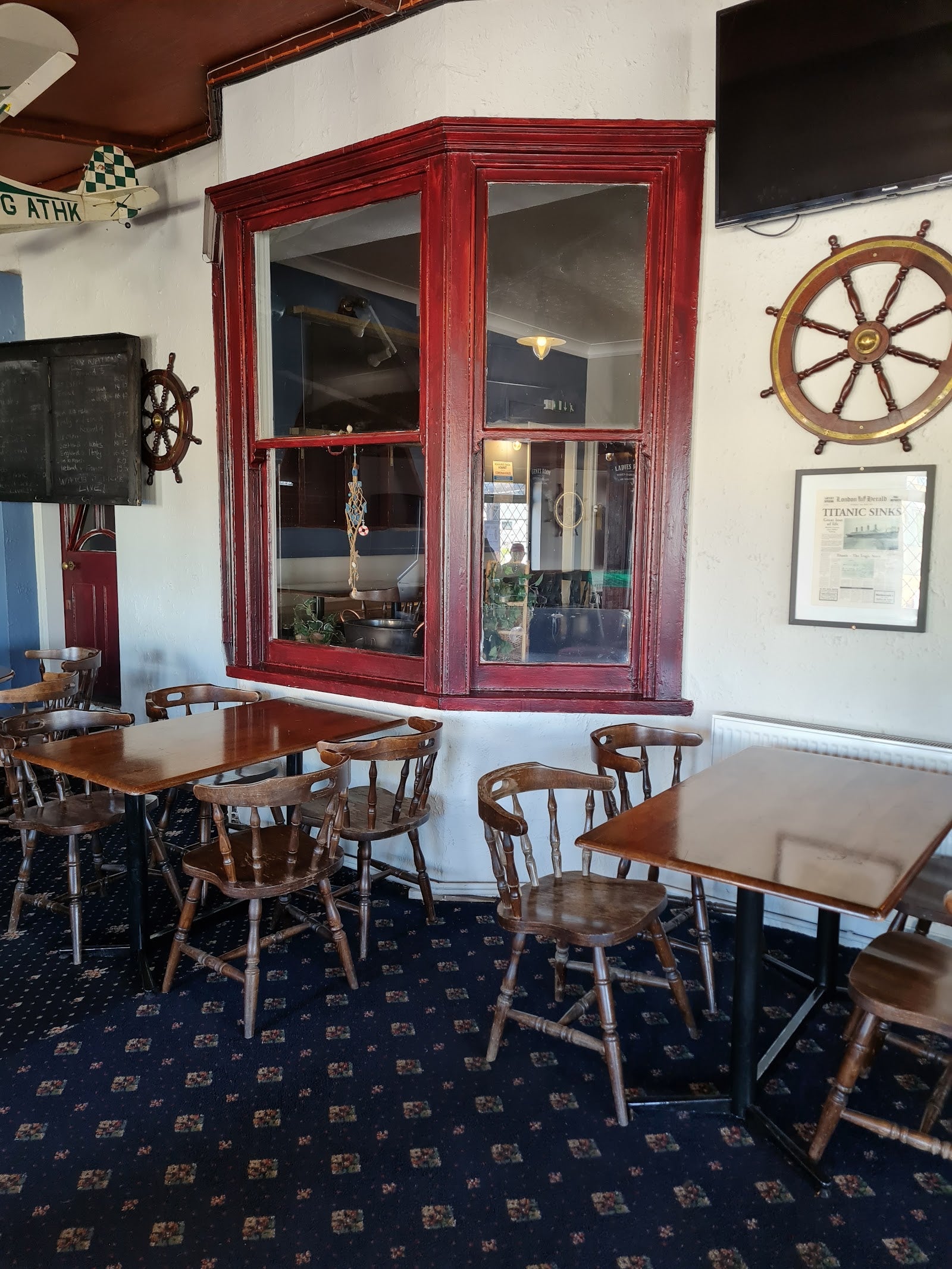 Lee's Bar